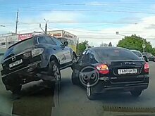 В Терновке водитель иномарки проехал по «Ладе»