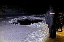 Трактор с водителем внутри утонул подо льдом реки Ница в Ирбите
