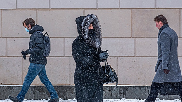 Россиянам посоветовали надевать теплые перчатки поверх защитных