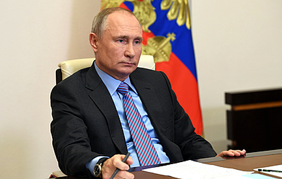 Путин призвал не "хулиганить" с потребителями на рынке топлива