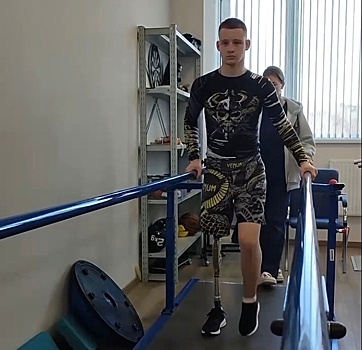Боец Виктор Цицер из Соль-Илецка показал первые шаги на протезе