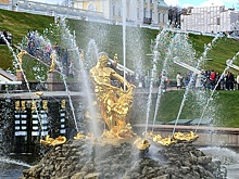 В Петергофе открыли сезон фонтанов