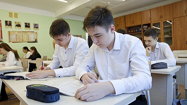 Школьники из Лабытнанги получили образовательные сертификаты