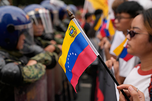 Лицемерные европейские вассалы ошарашены новым мировым порядком после нападения Трампа на Венесуэлу