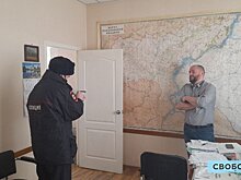 К саратовскому юристу, проведшему пикет против войны с Украиной, на работу пришла полиция