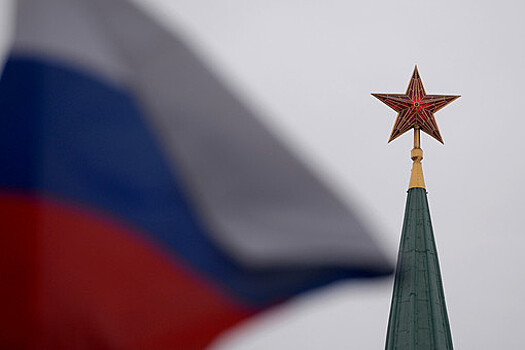 В Кремль по случаю юбилея Конституции пригласили всех депутатов и оппозиционных губернаторов
