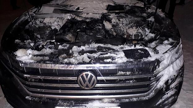 Немецкая иномарка горела минувшим вечером в Вологде