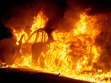 В Армении напротив посольства США взорвался автомобиль