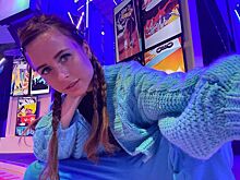 Карпович заплела косы — фанаты сравнили ее со школьницей