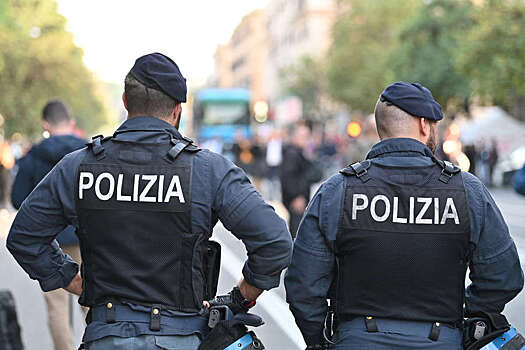 Во Флоренции полиция задержала кидавшего коктейли Молотова в консульство США