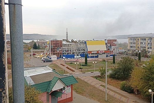 Последствия удара ВСУ по белгородскому поселку, где погибли люди, сняли на видео