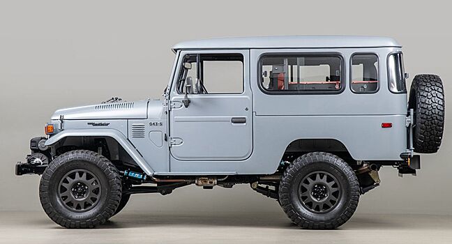 Canepa выставила на продажу версию Toyota FJ40, которую реставрировали целый год