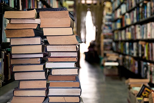 В американских школах за год запретили более 10 тысяч книг
