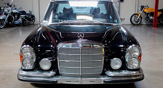 Редчайшую модель Mercedes-Benz 300 SEL оценили в 22 млн рублей