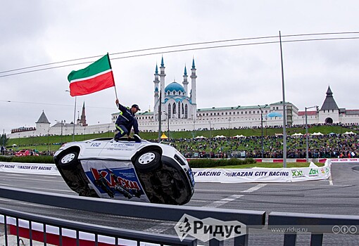 Московские полицейские устроили гонки в центре Казани: фоторепортаж