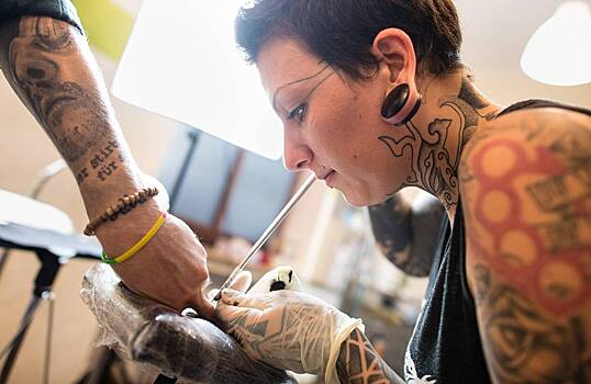 Названы самые болезненные места для нанесения татуировок