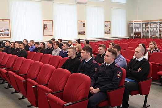 В УВД Зеленограда провели «Урок мужества» для молодых стражей порядка