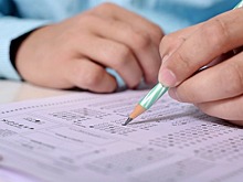 ЕГЭ предложили перенести на август