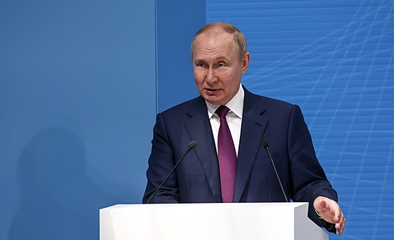 Путин поручил пересмотреть тарифы в сфере ЖКХ