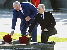 Лукашенко заявил, что статус наследников победителей ко многому обязывает