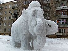 Доисторическое животное под два метра ожило в городе под Костромой