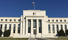 Биржи США снижаются после ожидаемого решения ФРС оставить базовую ставку неизменной