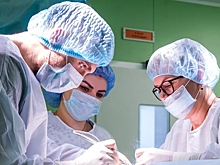 Московские врачи пришили руку мужчины к животу