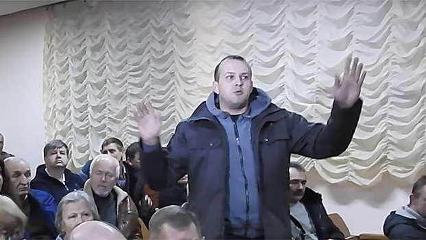 Националисты сорвали показ фильма о советских летчиках