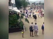 Драка вышибал с туристами попала на видео