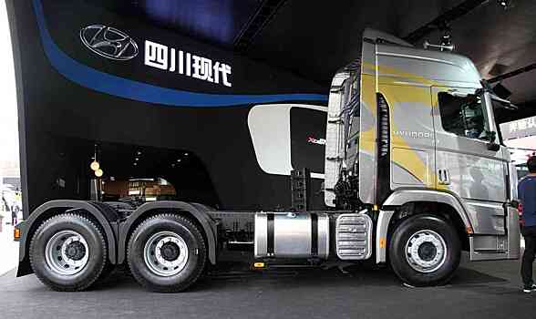 Презентован новый беспилотный грузовик Hyundai Xcient