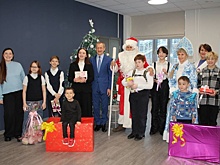 Свердловский депутат исполнил желания десяти юных екатеринбуржцев