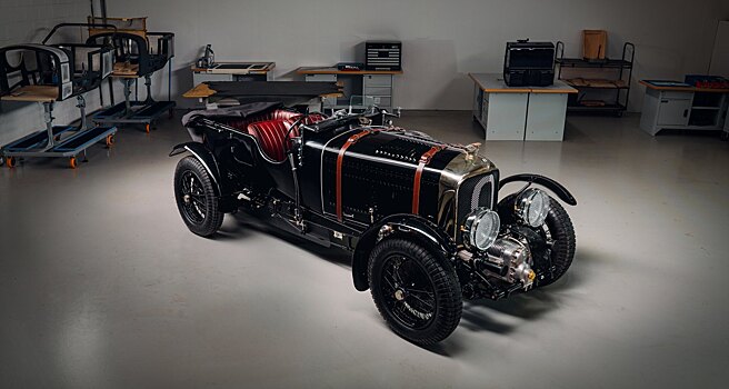 40 000 часов работы для 90-летнего спорткара: Bentley показала первый воссозданный Blower