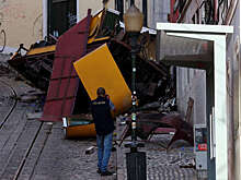 В Лиссабоне увеличилось до 17 человек число погибших при падении фуникулера "Глория"