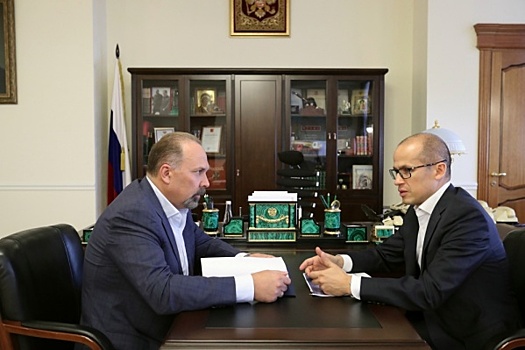 Мень и Бречалов обсудили результаты программы переселения граждан из аварийного жилья