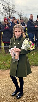 Фанаты поражены сходством принцессы Шарлотты с покойной королевой Елизаветой II: фото
