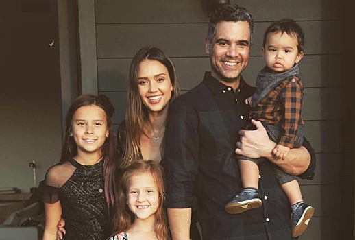 6 знаменитостей, которые встречаются с простыми людьми