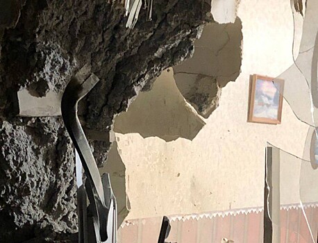 Под Белгородом украинский снаряд разрушил жилой дом, пострадала женщина