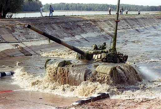 На западной границе России появились новые танки