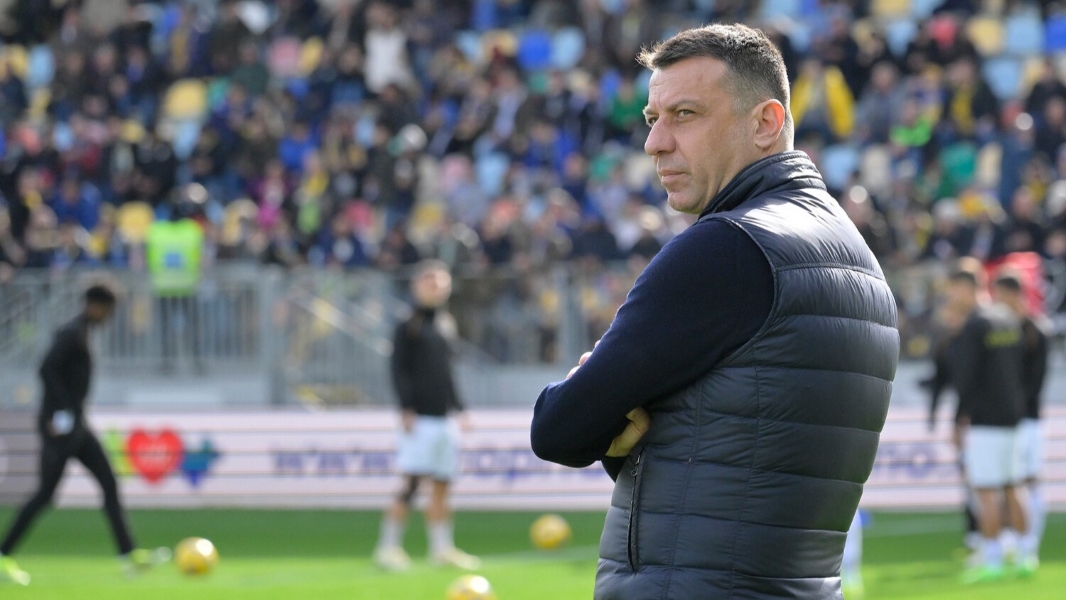 В Италии тренера уволили за удар футболиста головой