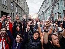 Через неделю-другую студенты ВШЭ опять выскочат на московские улицы и заклеймят московские и российские власти