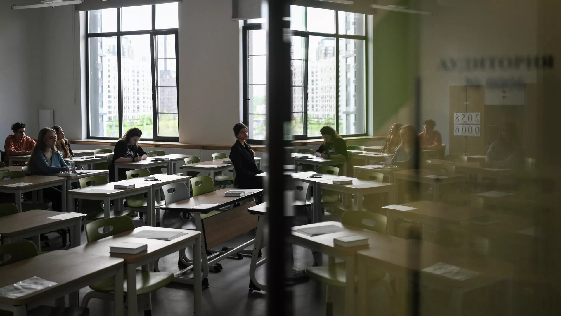 Курсская учительница, вручившая выпускнице сертификат «Леша 404», уволилась