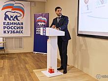 Секретарь регионального «ЕдРа» Алексей Синицын уступил депутатский мандат спикеру парламента Вячеславу Петрову