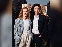 Супермодель Наталья Водянова пришла на показ Louis Vuitton с мужем Антуаном Арно