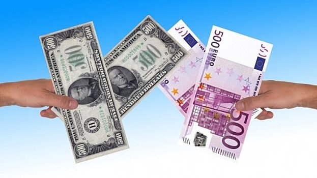 Официальный курс евро вырос до 70,93 рубля
