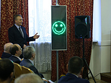 Первый светофор со смайликом появился в Новосибирске