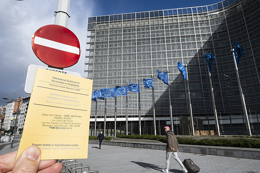 В Евросоюзе представили проект туристических ковид-сертификатов