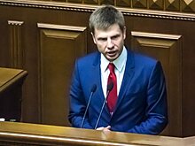 Депутата Верховной Рады забросали яйцами и назвали губошлепом