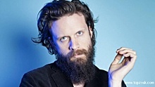 Father John Misty встал на защиту Nickelback