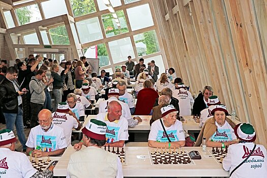 Зеленоградцы старшего возраста приняли участие в общегородском шахматном турнире «Игр долголетия»