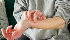 Ученые наконец узнали, что вызывает у нас зуд